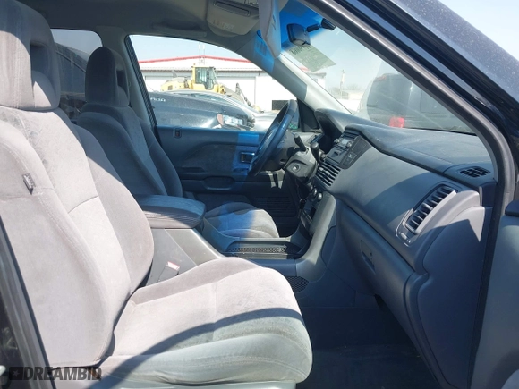 2005 Honda Pilot LX with VIN 2HKYF18135H540778, listed as a IAAI auction lot 41790068 with 203,191 mi miles. Bid and sale history available at carsss.com. Image 5.