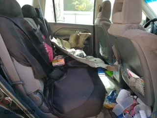 2004 Honda Pilot LX with VIN 2HKYF18194H570432, listed as a Copart auction lot 45927165 with 203,443 mi miles and Non Repairable. Bid and sale history available at carsss.com. Image 12.