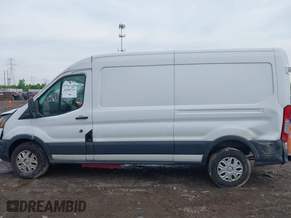 2018 Ford Transit z VIN 1FTYR2CM9JKB14054, wystawiony jako IAAI lot #42205733 z przebiegiem 263 605 mil mil oraz . Historia ofert i sprzedaży dostępna na DreamBid. Obrazek 14.