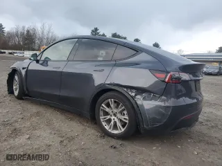 2023 Tesla Model Y Long Range with VIN 7SAYGAEE5PF928930, listed as a Copart auction lot 81572254 with 28,624 mi miles and Salvage Title. Bid and sale history available at carsss.com. Image 2.
