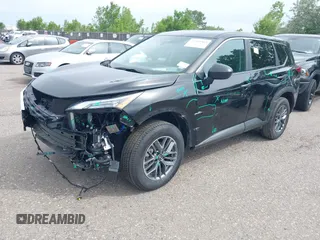 2023 Nissan Rogue S z VIN 5N1BT3AA1PC899142, wystawiony jako IAAI lot #42449369 z przebiegiem 48 754 mil mil oraz . Historia ofert i sprzedaży dostępna na DreamBid. Obrazek 18.