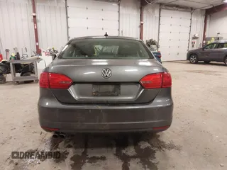 2011 Volkswagen Jetta SE with VIN 3VWDZ7AJXBM316686, listed as a IAAI auction lot 41218388 with 239,027 mi miles and . Bid and sale history available at DreamBid. Image 16.
