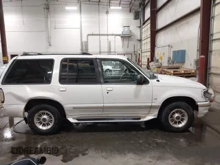1998 Ford Explorer XLT с VIN 1FMZU35P6WZB26527, выставлен на аукционе IAAI как лот 42235991 с пробегом 215 020 миль миль и . История ставок и продаж доступна на DreamBid. Изображение 14.
