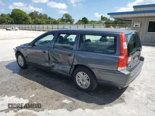2005 Volvo V70 with VIN YV1SW612452461041, listed as a Copart auction lot 72137464 with 178,756 mi miles and Non Repairable. Bid and sale history available at carsss.com. Image 2.