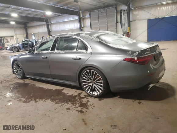 2022 Mercedes-Benz S-Class S 580 with VIN W1K6G7GBXNA125732, listed as a Copart auction lot 87169814 with 33,105 mi miles and Salvage Title. Bid and sale history available at carsss.com. Image 2.