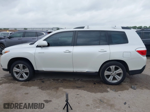 2012 Toyota Highlander Limited с VIN 5TDDK3EH6CS100245, выставлен на аукционе IAAI как лот 42125324 с пробегом 106 156 миль миль и . История ставок и продаж доступна на DreamBid. Изображение 14.