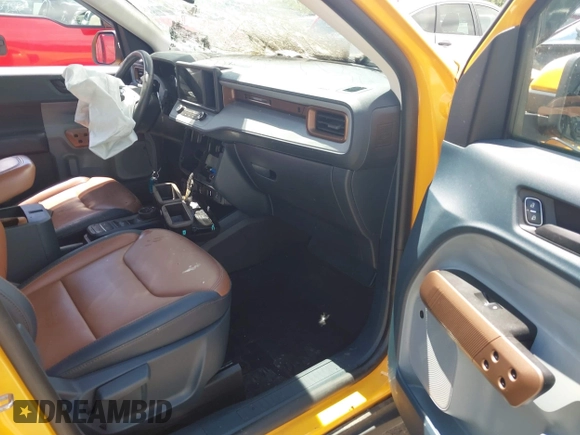 2023 Ford Maverick XL z VIN 3FTTW8F99PRA44864, wystawiony jako IAAI lot #42321189 z przebiegiem Nie podano mil oraz . Historia ofert i sprzedaży dostępna na DreamBid. Obrazek 5.