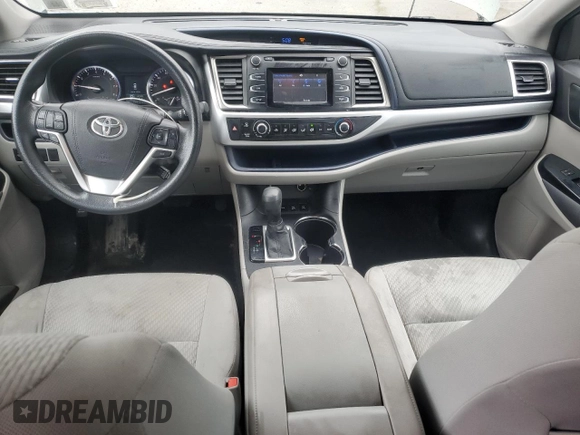 2016 Toyota Highlander LE z VIN 5TDBKRFH9GS285888, wystawiony jako Copart lot #58418395 z przebiegiem 75 512 mil mil oraz Szkoda całkowita • Salvage title. Historia ofert i sprzedaży dostępna na DreamBid. Obrazek 8.
