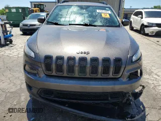2018 Jeep Cherokee Latitude z VIN 1C4PJMCB7JD509688, wystawiony jako Copart lot #57351485 z przebiegiem 223 464 mil mil oraz Szkoda całkowita • Salvage title. Historia ofert i sprzedaży dostępna na DreamBid. Obrazek 5.