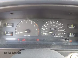 1994 Toyota Pickup SR5 z VIN JT4VN13G3R5138301, wystawiony jako IAAI lot #41871065 z przebiegiem 181 040 mil mil oraz . Historia ofert i sprzedaży dostępna na DreamBid. Obrazek 7.