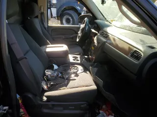 2012 Chevrolet Suburban with VIN 1GNWCLEG8CR277088, listed as a Copart auction lot 76670444 with Not provided miles and Salvage title. Bid and sale history available at DreamBid. Image 5.
