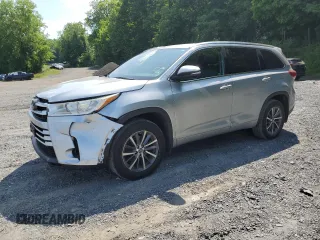2018 Toyota Highlander SE with VIN 5TDJZRFH4JS869582, listed as a Copart auction lot 61008045 with 201,107 mi miles and Salvage title. Bid and sale history available at DreamBid. Image 1.