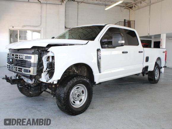 2024 Ford F-250 XL with VIN 1FT7W2BA2RED32472, listed as a Copart auction lot 60898985 with 15,826 mi miles and Salvage title. Bid and sale history available at DreamBid. Image 2.