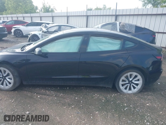 2023 Tesla Model 3 z VIN 5YJ3E1EAXPF639326, wystawiony jako IAAI lot #42132181 z przebiegiem 51 808 mil mil oraz . Historia ofert i sprzedaży dostępna na DreamBid. Obrazek 13.