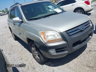 2005 Kia Sportage LX with VIN KNDJF723457060171, listed as a IAAI auction lot 42059269 with 189,461 mi miles and . Bid and sale history available at carsss.com. Image 1.