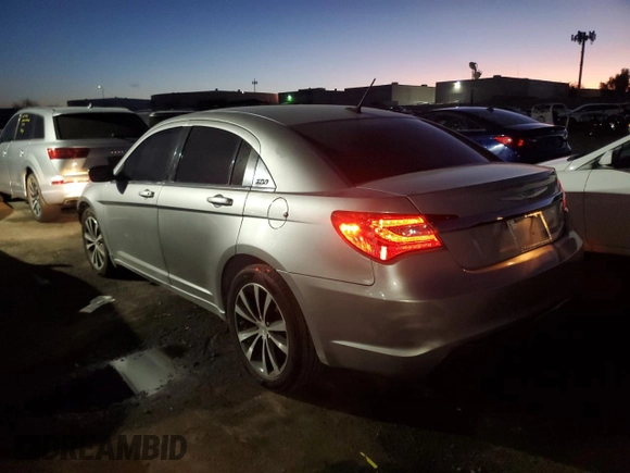 2013 Chrysler 200 Touring with VIN 1C3CCBBB3DN584292, listed as a Copart auction lot 87210564 with 140,337 mi miles and Salvage Title. Bid and sale history available at DreamBid. Image 2.