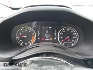 2017 Jeep Renegade Latitude with VIN ZACCJBBB7HPG27689, listed as a IAAI auction lot 42010657 with 143,202 mi miles. Bid and sale history available at carsss.com. Image 7.