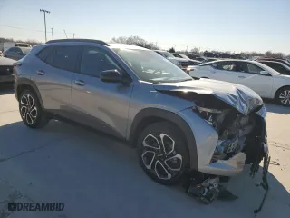 2025 Chevrolet Trax 2RS with VIN KL77LJEP8SC142385, listed as a Copart auction lot 42425235 with 828 mi miles and Salvage Title. Bid and sale history available at carsss.com. Image 4.