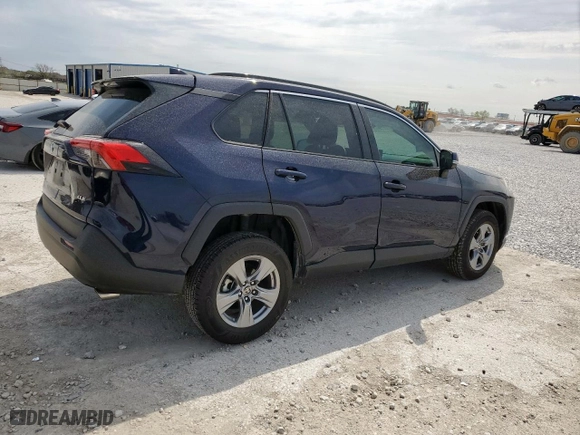 2022 Toyota RAV4 XLE with VIN 2T3W1RFV3NW209301, listed as a Copart auction lot 50494545 with 28,940 mi miles and Salvage Title. Bid and sale history available at carsss.com. Image 3.