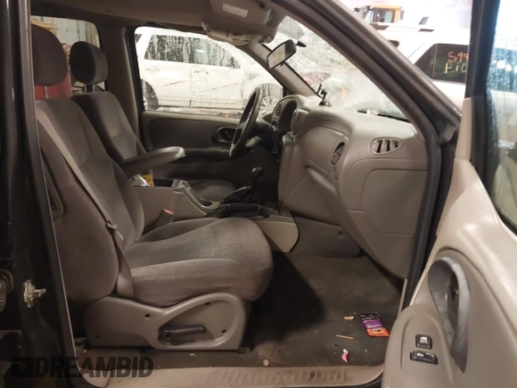 2004 Chevrolet TrailBlazer EXT LT with VIN 1GNET16SX46215438, listed as a IAAI auction lot 41481236 with 240,215 mi miles. Bid and sale history available at carsss.com. Image 5.