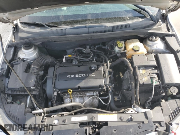2015 Chevrolet Cruze LS z VIN 1G1PA5SH7F7300851, wystawiony jako Copart lot #48953325 z przebiegiem 95 547 mil mil oraz Szkoda całkowita • Salvage title. Historia ofert i sprzedaży dostępna na DreamBid. Obrazek 12.