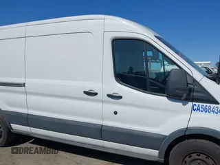 2018 Ford Transit z VIN 1FTYR2CM0JKA71692, wystawiony jako IAAI lot #42357507 z przebiegiem 323 477 mil mil oraz . Historia ofert i sprzedaży dostępna na DreamBid. Obrazek 13.