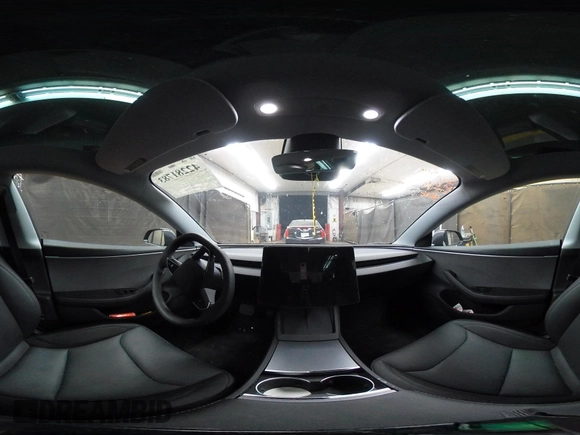 2025 Tesla Model 3 Long Range with VIN 5YJ3E1EA4SF952168, listed as a IAAI auction lot 42281783 with 3,926 mi miles and . Bid and sale history available at DreamBid. Image 18.