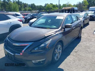 2015 Nissan Altima SV z VIN 1N4AL3AP8FC154011, wystawiony jako IAAI lot #42352693 z przebiegiem 178 851 mil mil oraz . Historia ofert i sprzedaży dostępna na DreamBid. Obrazek 2.