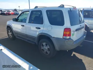2001 Ford Escape XLT with VIN 1FMYU04181KD97470, listed as a IAAI auction lot 41896246 with 123,880 mi miles. Bid and sale history available at carsss.com. Image 3.