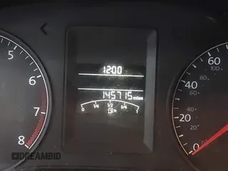 2011 Volkswagen Jetta SE z VIN 3VWDX7AJ9BM003697, wystawiony jako IAAI lot #42305601 z przebiegiem 145 715 mil mil oraz . Historia ofert i sprzedaży dostępna na DreamBid. Obrazek 7.