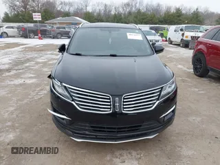 2017 Lincoln MKC Premiere with VIN 5LMCJ1D91HUL33023, listed as a IAAI auction lot 40976537 with 112,695 mi miles. Bid and sale history available at carsss.com. Image 12.