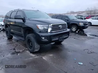 2018 Toyota Sequoia SR5 with VIN 5TDBY5G17JS162297, listed as a Copart auction lot 84745084 with 122,154 mi miles and Salvage Title. Bid and sale history available at carsss.com. Image 14.