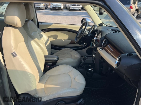 2011 MINI Hardtop S with VIN WMWSV3C57BTY11344, listed as a Copart auction lot 75827444 with 81,874 mi miles and Clean Title. Bid and sale history available at DreamBid. Image 5.