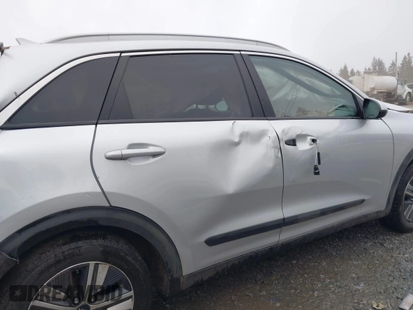 2021 Kia Niro LX with VIN KNDCB3LC0M5471220, listed as a IAAI auction lot 41552830 with 55,688 mi miles. Bid and sale history available at carsss.com. Image 14.