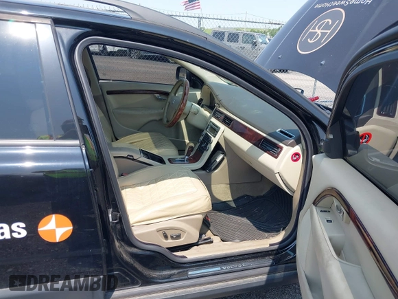 2008 Volvo XC70 z VIN YV4BZ982181014937, wystawiony jako IAAI lot #42394271 z przebiegiem 153 840 mil mil oraz . Historia ofert i sprzedaży dostępna na DreamBid. Obrazek 5.