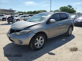 2010 Nissan Murano S z VIN JN8AZ1MU8AW000103, wystawiony jako Copart lot #56358625 z przebiegiem 150 601 mil mil oraz Szkody całkowita. Historia ofert i sprzedaży dostępna na DreamBid. Obrazek 1.