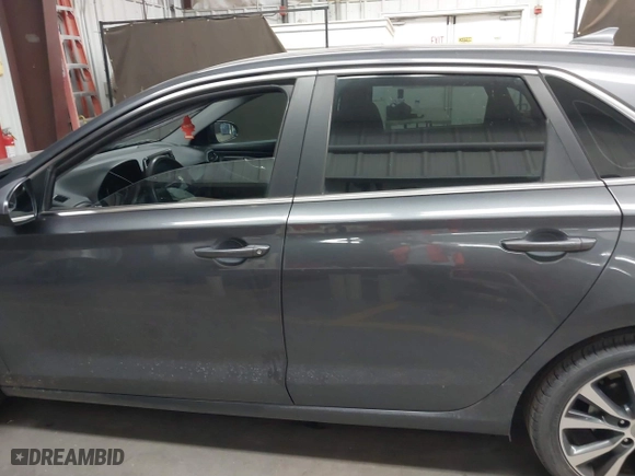 2018 Hyundai Elantra GT with VIN KMHH35LE8JU013423, listed as a IAAI auction lot 41885868 with 82,984 mi miles. Bid and sale history available at carsss.com. Image 14.