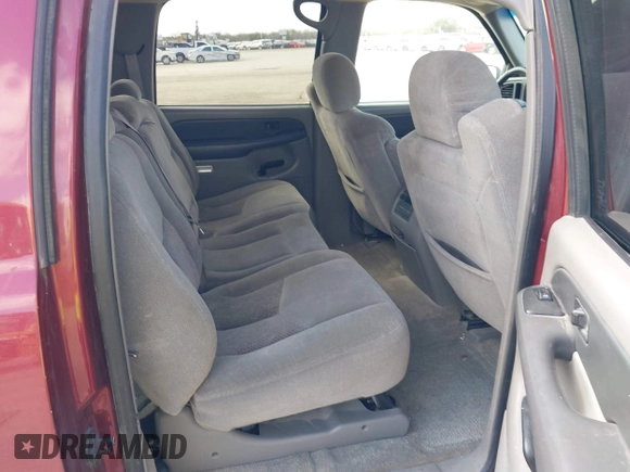 2003 Chevrolet Suburban LT with VIN 1GNEC16Z13J247753, listed as a IAAI auction lot 41501608 with 300,977 mi miles. Bid and sale history available at carsss.com. Image 8.