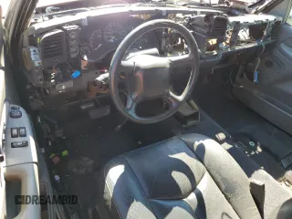 2002 GMC Sierra 1500HD SLE z VIN 1GTGK13U52F205875, wystawiony jako Copart lot #73240284 z przebiegiem Nie podano mil oraz Szkody całkowita. Historia ofert i sprzedaży dostępna na DreamBid. Obrazek 8.