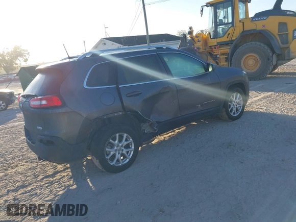 2018 Jeep Cherokee Latitude Plus z VIN 1C4PJLLB5JD538858, wystawiony jako IAAI lot #41752157 z przebiegiem 134 199 mil mil oraz . Historia ofert i sprzedaży dostępna na DreamBid. Obrazek 4.