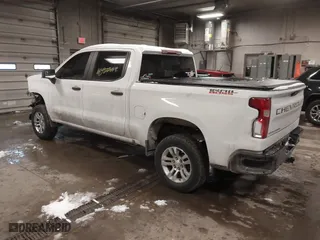 2019 Chevrolet Silverado 1500 Custom Trail Boss with VIN 3GCPYCEF6KG250539, listed as a IAAI auction lot 41592352 with 135,612 mi miles. Bid and sale history available at carsss.com. Image 3.