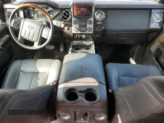 2015 Ford F-250 Lariat z VIN 1FT7W2B61FEC67069, wystawiony jako Copart lot #50403585 z przebiegiem 92 364 mil mil oraz Szkoda całkowita • Salvage title. Historia ofert i sprzedaży dostępna na DreamBid. Obrazek 8.