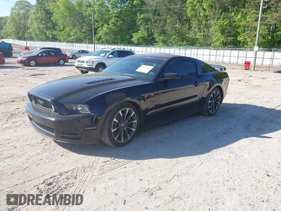 2013 Ford Mustang GT z VIN 1ZVBP8CF2D5284157, wystawiony jako IAAI lot #42050829 z przebiegiem 147 221 mil mil oraz . Historia ofert i sprzedaży dostępna na DreamBid. Obrazek 2.