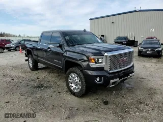 2016 GMC Sierra 2500HD Denali with VIN 1GT12UEG2GF184733, listed as a Copart auction lot 77405264 with 70,132 mi miles and Clean Title. Bid and sale history available at carsss.com. Image 13.