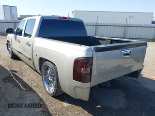 2007 Chevrolet Silverado 1500 LS with VIN 3GCEC13C87G516170, listed as a IAAI auction lot 42163134 with 185,591 mi miles and . Bid and sale history available at DreamBid. Image 3.