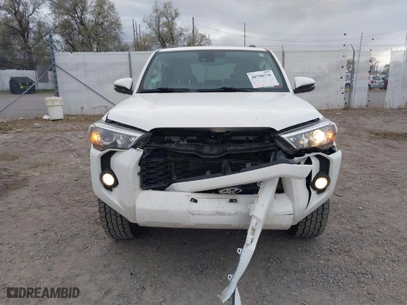 2020 Toyota 4Runner SR5 with VIN JTEBU5JR8L5758906, listed as a IAAI auction lot 40790726 with 69,848 mi miles. Bid and sale history available at carsss.com. Image 12.