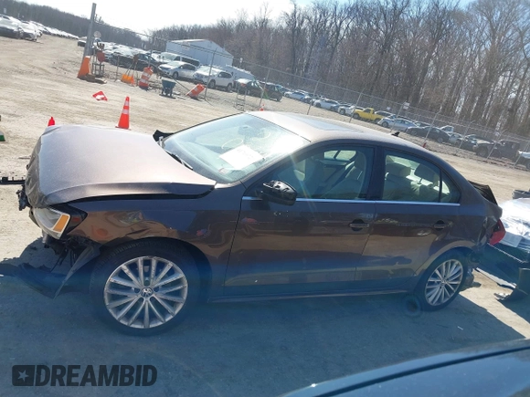 2011 Volkswagen Jetta SEL z VIN 3VWLX7AJXBM300389, wystawiony jako IAAI lot #41760720 z przebiegiem 249 087 mil mil oraz . Historia ofert i sprzedaży dostępna na DreamBid. Obrazek 15.