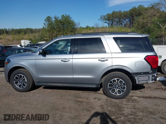 2024 Ford Expedition XLT with VIN 1FMJU1J83REA41737, listed as a IAAI auction lot 41900853 with 26,461 mi miles. Bid and sale history available at carsss.com. Image 14.
