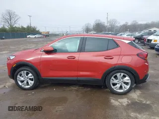 2024 Buick Encore GX Preferred z VIN KL4AMBSL3RB170506, wystawiony jako IAAI lot #41906083 z przebiegiem 2 147 mil mil oraz . Historia ofert i sprzedaży dostępna na DreamBid. Obrazek 14.