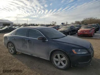 2012 Volkswagen Passat SE with VIN 1VWBP7A31CC075473, listed as a Copart auction lot 42521505 with 286,113 mi miles and Salvage Title. Bid and sale history available at carsss.com. Image 4.